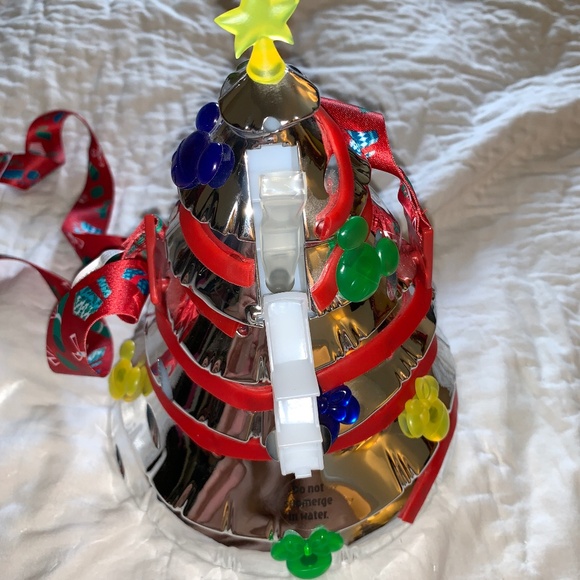 Disneyland Silver Light-Up Christmas Tree Sipper 2023 - New - Picture 6 of 8
